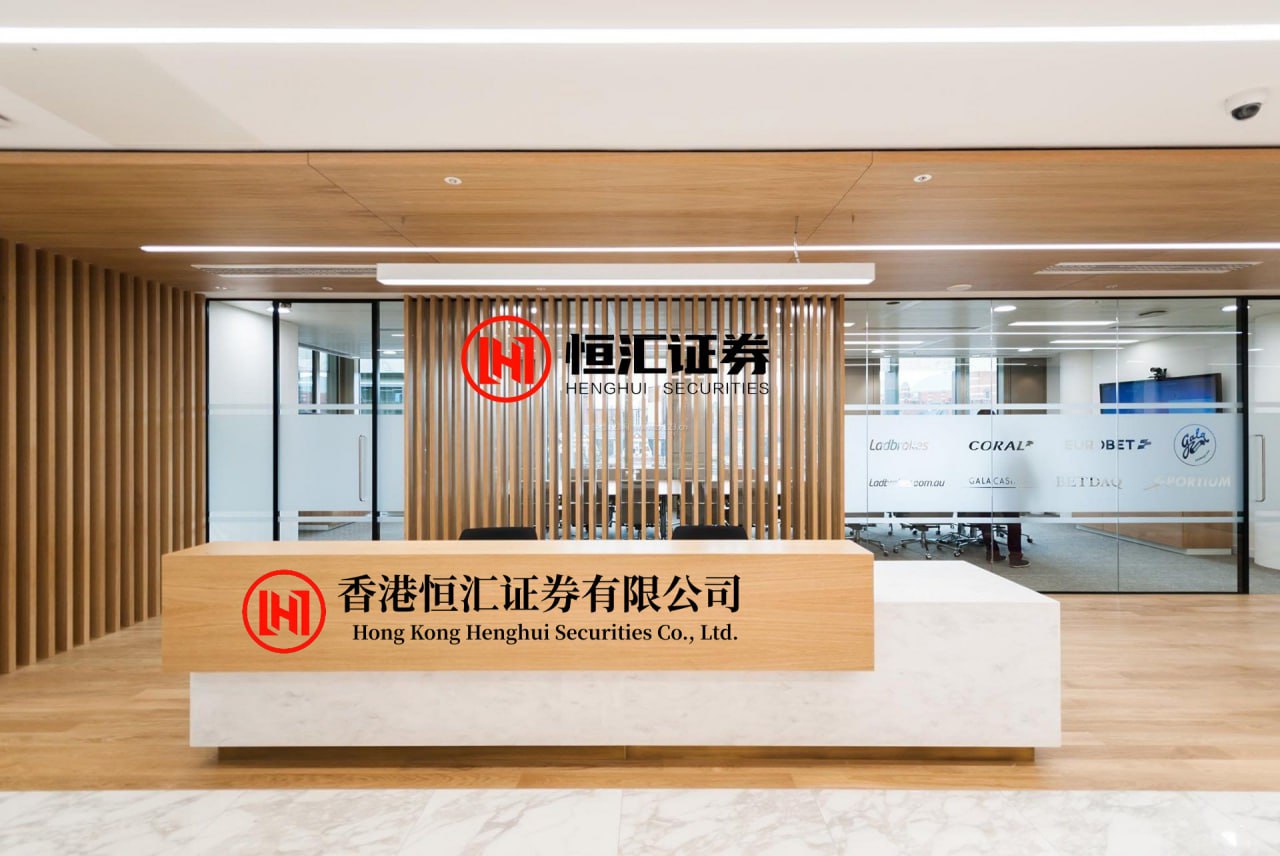 金富宝 这颜色！看一眼就忘不掉了！_白或_米白_沙发